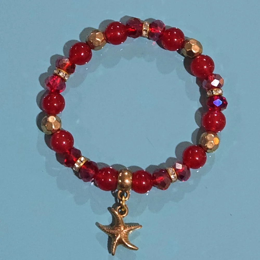 Nordstrom Red and Gold Stretch Beaded Bracelet with Starfish Charm NWOT